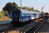 09.09.2012 - Česká Skalice: Zvl Os 35245 Trutnov - Hradec Králové se 464.008 v čele a 854.016-3 jako Sp 1792 ve směru opačném (foto z R 856) © PhDr. Zbyněk Zlinský