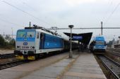 22.09.2012 - Nymburk hl.n.: 163.087-0 na R 846 Trutnov hl.n. - Praha hl.n. a 471.061-2/971.061-7 jako Os 5812 Kolín - Praha Masarykovo n. © PhDr. Zbyněk Zlinský