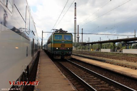 22.09.2012 - Nymburk hl.n.: 163.215-7 přiváží R 857 ''Metuje'' Praha hl.n. - Trutnov hl.n. © PhDr. Zbyněk Zlinský