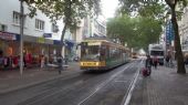 Karlsruhe: každodenní obrázek pěší zóny Kaiserstraße- v jednom okamžiku vidíme 4 různé tramvaje	3.7.2012	 © Jan Přikryl