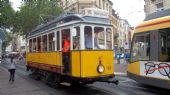 Karlsruhe: ''Residenzwagen'' ev.č. 92 z 10. let v procesu modernizace projíždí zastávkou Kronenplatz na pěší zóně Kaiserstraße	3.7.2012	 © Jan Přikryl