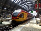 Frankfurt Hbf, FLIRT ř. 429.042 společnosti HLBahn, 18.8.2012 © Jiří Mazal