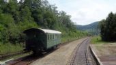 Wutachtalbahn: klasický lokálkový dvounápravový vůz z počátku 20. století stojí odstavený ve stanici Epfenhofen	4.7.2012	 © Jan Přikryl