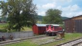 Wutachtalbahn: posunovací lokomotiva Gmeinder řady Köf 11 215 z roku 1965 stojí před výtopnou ve Fützenu	4.7.2012	 © Jan Přikryl