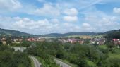 Wutachtalbahn: pohled naspolkovou silnici 314 a zástavbu městečka Fützen z viaduktu Talübergang Fützen	4.7.2012	 © Jan Přikryl