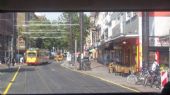Karlsruhe: dočasná trať na staveništi podzemní tramvaje u zastávky Kronenplatz, v pozadí klasická tramvaj Düwag z 60. let na lince 5	5.7.2012	 © Jan Přikryl