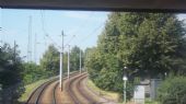Karlsruhe: spojovací trať vlakotramvaje u nádraží Durlach- návěstidlo v popředí kryje vjezd na městskou tramvajovou síť	5.7.2012	 © Jan Přikryl