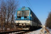 09.12.2012 - Hradec Králové: 843.009-2 v čele R 987 Liberec - Pardubice hl.n. za přejezdem P5373 v ulici Honkově © PhDr. Zbyněk Zlinský