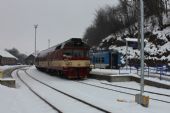 15.12.2012 - Stará Paka: 854.217-7 + 80-29 209-1 jako Sp 1805 Kolín - Trutnov hl.n. a Os 5405 Liberec - Nová Paka © PhDr. Zbyněk Zlinský