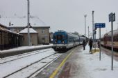 15.12.2012 - Stará Paka: 843.016-7 přiváží Os 5410 Nová Paka - Liberec, vpravo 80-29 212-5 + 854.223-5 jako Sp 1806 Trutnov hl.n. - Kolín © PhDr. Zbyněk Zlinský