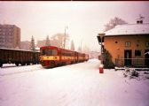 19.12.1999 - žst. Rožnov pod Radhoštěm, 810 570-2 © Karel Martinák