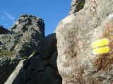 13.7.2012	Značení alpinistické varianty GR20 v oblasti Bavella dvěmi žlutými pásy	©	Zuzana Kohoutová