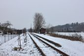 19.01.2013 - Peklo nad Zdobnicí: zastávka a trať směr Vamberk (Doudleby n.O.) z přejezdu P4126 © PhDr. Zbyněk Zlinský