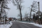 19.01.2013 - Peklo nad Zdobnicí: most 3193/3 přes Zdobnici a začátek místní části © PhDr. Zbyněk Zlinský