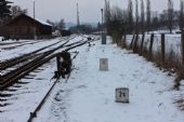 19.01.2013 - Vamberk: hektometrovník tratě a začátek vlečky ESAB, dolní závod © PhDr. Zbyněk Zlinský