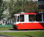 20.09.2012 - Moskva: tramvaj typu LM 99 AE se starším typem čela vyvinutá pro provoz v Moskvě © Lukáš Uhlíř