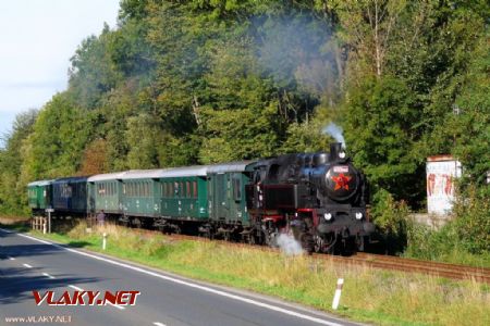 29.09.2012 - úsek Zubří - Rožnov pod Radhoštěm: 433.002 se zvláštním vlakem © Jiří Dobiáš