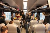 09.02.2013 - Praha hl.n.: cestující se usazují ve voze A © PhDr. Zbyněk Zlinský