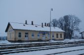 Staničná budova od koľajiska, Príbovce-Rakovo, 20.1.2013 © Kamil Korecz