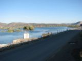 Cesta a železnica na hrádzi vyrovnávacej nádrže, 21.9.2012, Mjede-Shkodër © Marek L.Guspan