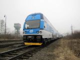 8.3.2013 - Ostrava-Vítkovice: souprava 740 880-0 a 471 083-6 odjíždí po vlečce Vítkovic © Karel Furiš