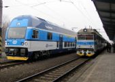 8.3.2013 - Ostrava-Vítkovice: 471 083-6 ve společnosti svého předchůdce © Karel Furiš