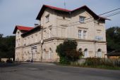 29.09.2012 - Lužná u Rakovníka: výpravní budova © Radek Hořínek