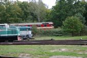 29.09.2012 - Lužná u Rakovníka, muzeum ČD: rychlík od Prahy do Rakovníka projíždí kolem muzea © Radek Hořínek