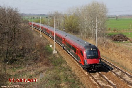 18.04.2013 - u Břeclavi: Railjet jako EC 30003 Praha hl.n. - Wien Meidling © Milan Vojtek