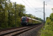 22.05.2013 - Kolín: ''ÖBB railjet'' se strojem 1216.229-5 v čele uhání jako Zvl Sv 11054 Wien - Velim k cílové stanici © Josef Gargula