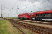 22.05.2013 - ZC VUZ Velim: ''ÖBB railjet'' se strojem 1216.229-5 v čele najíždí k nástupišti © PhDr. Zbyněk Zlinský