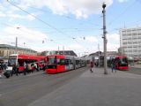 Brémy, zast. Hauptbahnhof s vozidly GT8N, 18.4.2013 ©Jiří Mazal