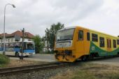 23.05.2013 - Zdounky: 814.052-7/914.052-6, momentka s autobusem ČSAD Kroměříž © Stanislav Plachý