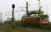 892 801-2 opravujú trolej, 05.11.2001,  Haniska pri Košiciach - ŠRT,  ©  Ondrej Krajňák