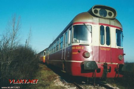 Skupina motorových vozňov pred likvidáciou, 10.12.2003,  Haniska pri Košiciach - ŠRT,  ©  Ondrej Krajňák