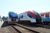18.06.2013 - Czech Raildays Ostrava: ''RegioShark'' 844.017-4 ČD (PESA ''Link'') a PESA ''Elf'' EN76-035 pro PLKW © PhDr. Zbyněk Zlinský