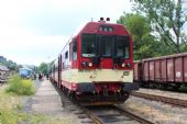 06.07.2013 - Železný Brod: 843.015-9 v čele R 991 Liberec - Pardubice hl.n., vzadu 840.001-2 jako Os 26276 do Tanvaldu © PhDr. Zbyněk Zlinský