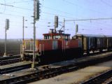 Rakúska „žehlička“ 1063 čaká v Břeclavi s nákladným vlakom do Rakúska © PhDr. Peter Bado