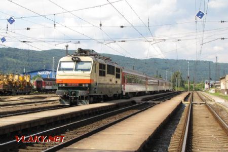 29.6.2013 - Púchov: Můj expres do Hranic na Moravě © Karel Furiš