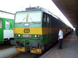 06.09.2004 - Hradec Králové hl.n.: ''peršing'' 163.067-2 v čele Ex 550 ''Krakonoš'' Trutnov - Praha-Smíchov © PhDr. Zbyněk Zlinský