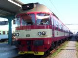 06.09.2004 - Hradec Králové hl.n.: ''katr'' 854.016-3 v čele R 683 Liberec - Pardubice © PhDr. Zbyněk Zlinský