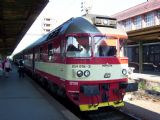 06.09.2004 - Pardubice hl.n.: ''katr'' 854.016-3 v čele R 683 Liberec - Pardubice © PhDr. Zbyněk Zlinský