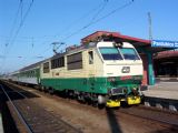 06.09.2004 - Pardubice hl.n.: ''banán'' 150.022-2 v čele R 621 Praha-Smíchov - Vsetín © PhDr. Zbyněk Zlinský