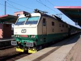 06.09.2004 - Pardubice hl.n.: ''banán'' 150.022-2 v čele R 621 Praha-Smíchov - Vsetín © PhDr. Zbyněk Zlinský