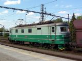 06.09.2004 - Pardubice hl.n.: ''uhelka'' 122.029-2 v čele odkloněné soupravy uhláků pro Opatovice © PhDr. Zbyněk Zlinský