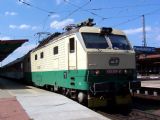 06.09.2004 - Pardubice hl.n.: ''banán'' 150.015-6 v čele R 441 ''Vsacan'' Cheb - Žilina © PhDr. Zbyněk Zlinský