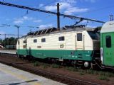 06.09.2004 - Pardubice hl.n.: ''banán'' 151.012-2 v čele zpožděného Ex 142 Žilina - Praha hl.n. © PhDr. Zbyněk Zlinský