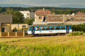 25.07.2013 - Stanice Martinice v Krkonoších: 810.493, souběžná jízda Os 15514 a Sp 1814 © Jiří Řechka