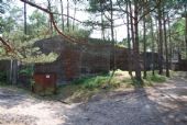09.07.2013 - Hel: Bunker, respektíve bývala batéria. Cez bunker sa jazdí asi len príležitostne © Lukáš Holeš