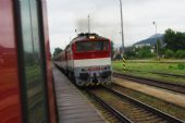 20.08.2013 - Veľké Bielce: Križovanie s rýchlikom R 724 Remata © Ondrej Krajňák